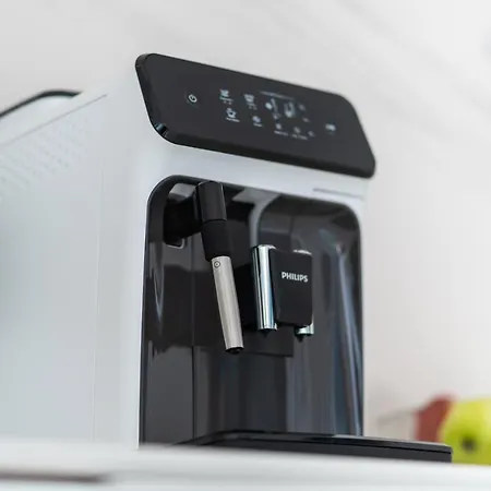 Апартаменты Emirates White Sensation *