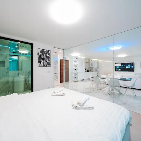 Emirates White Sensation Apartament Sofia