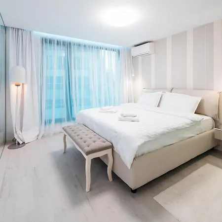 Emirates White Sensation * Sofía