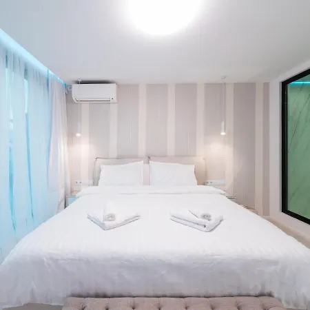 Emirates White Sensation * Sofia