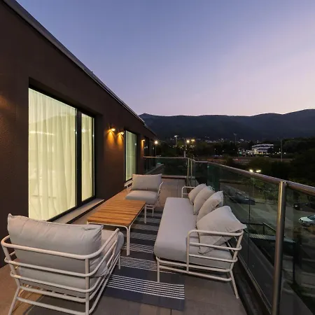 Emirates White Sensation アパート