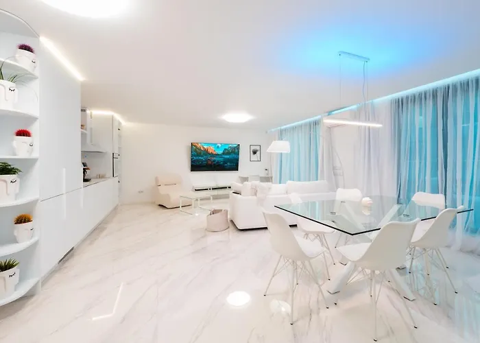 Emirates White Sensation Apartment Sofia