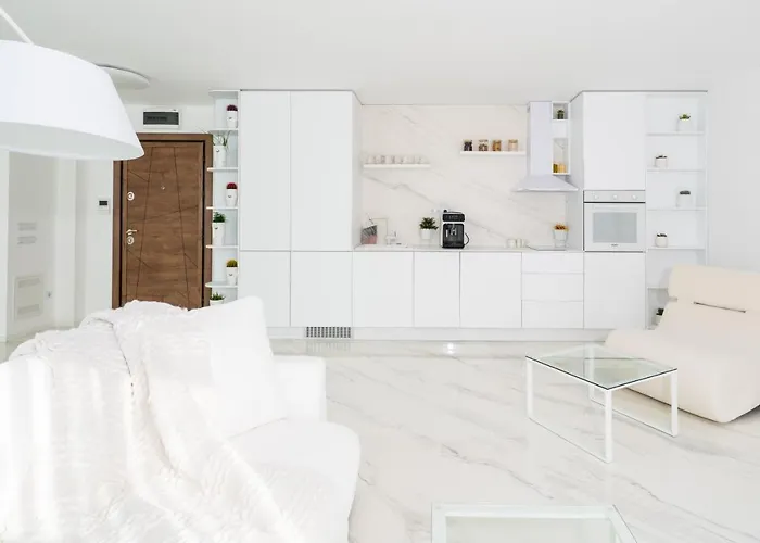 Emirates White Sensation Apartment *